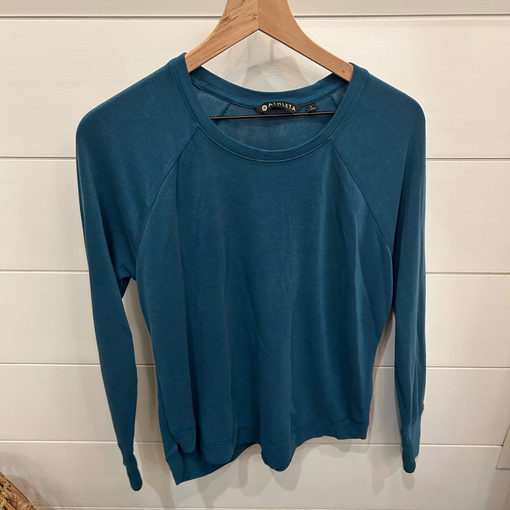 Athleta Women’s Blue Long Sleeve Top